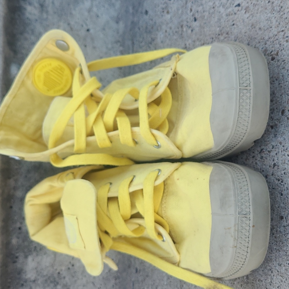 Palladium Women's Sneakers - Bright Yellow